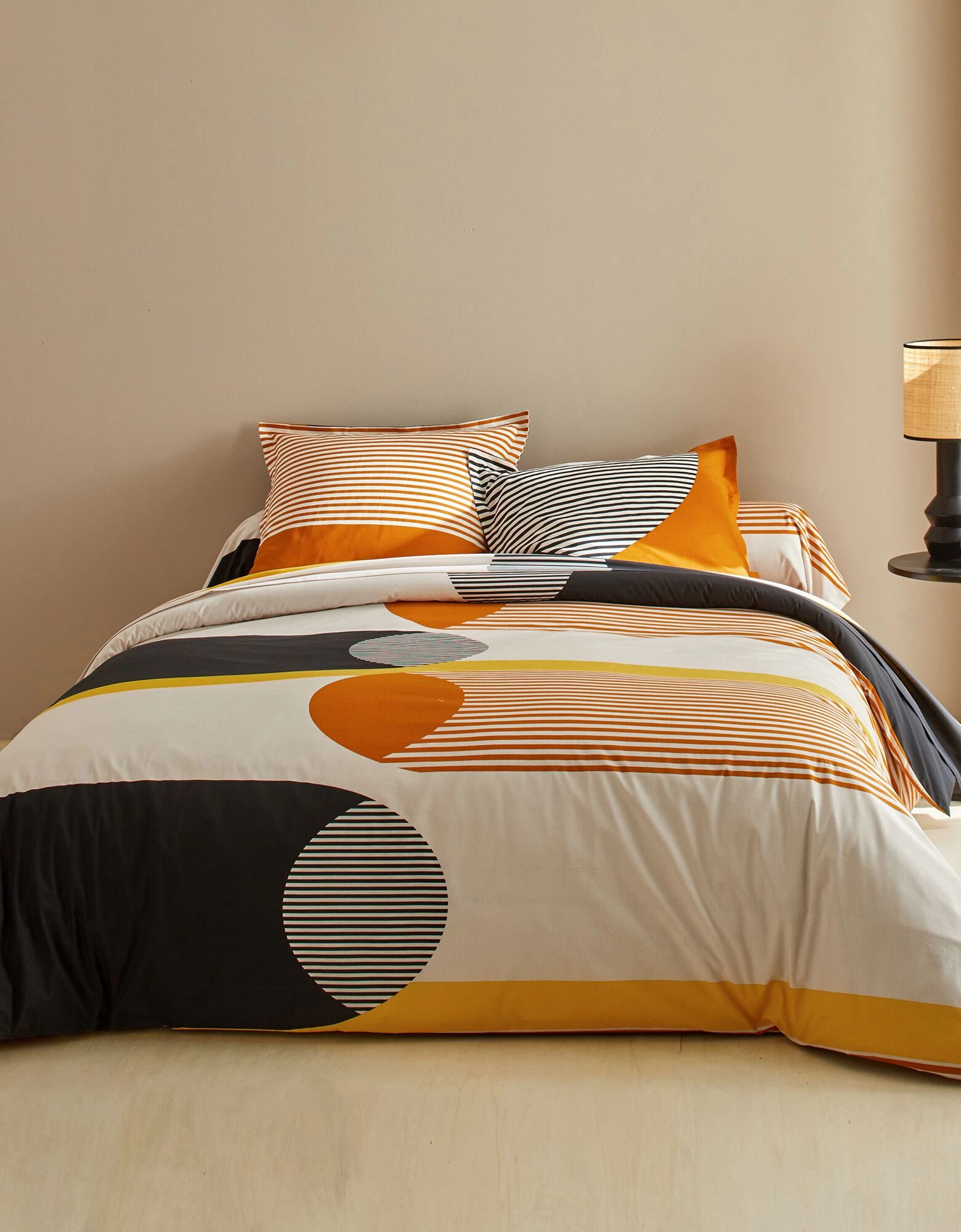 Linge De Lit Nico En Coton Imprimé Rayures Style Graphique 1 Linge De Lit Nico En Coton Imprimé Rayures Style Graphique