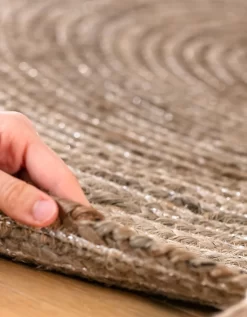 Tapis Rond En Jute Avec Fil Scintillant Et Pompons -Valeurs des doublures de lit. 291004 C01 zoomx vue4