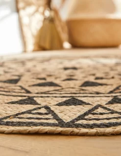 Tapis Rond En Jute Imprimé Noir -Valeurs des doublures de lit. 291037 C01 zoomx vue3