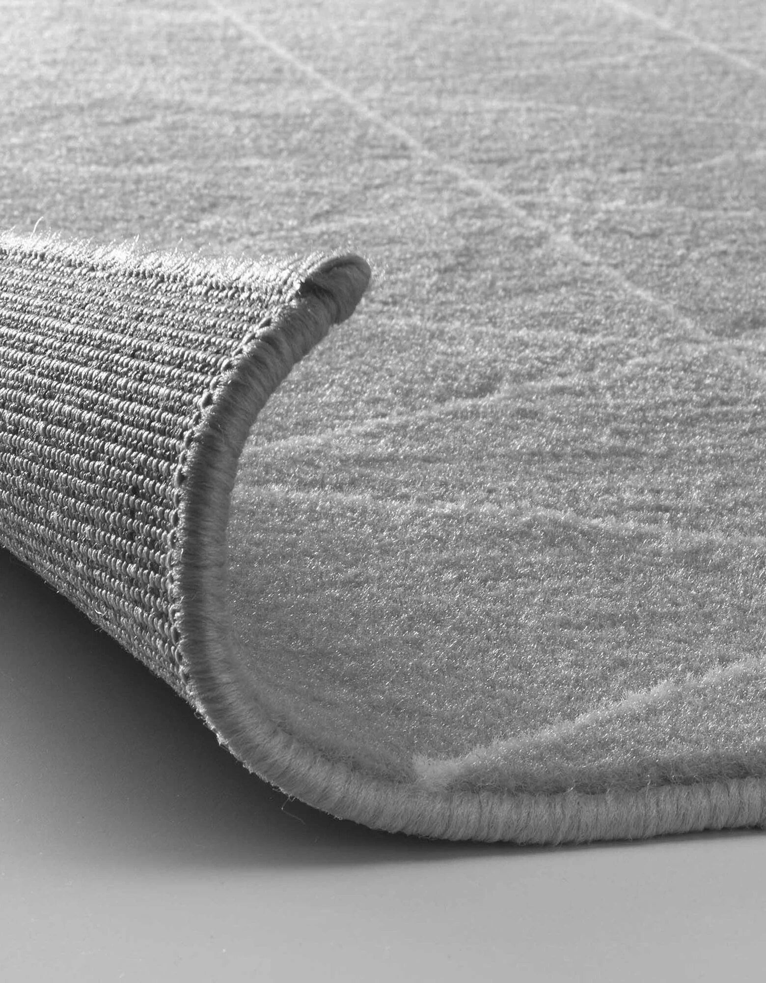 Tapis Rectangulaire Motif Géométrique Gris 3 Tapis Rectangulaire Motif Géométrique Gris – Image 3