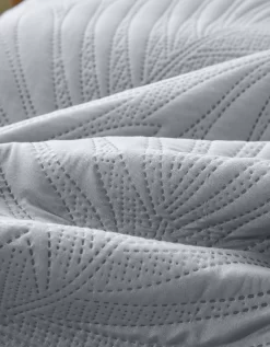 Couvre-lit Uni Matelassé Reliéfé "feuillage" -Valeurs des doublures de lit. 322427 C02 zoom detailRFP