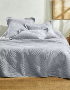 Couvre-lit Uni Matelassé Reliéfé "feuillage"